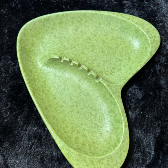 Vintage MCM Royal Haeger Green Ceramic Ashtray  Large Kidney Shape - Picture 1 of 4